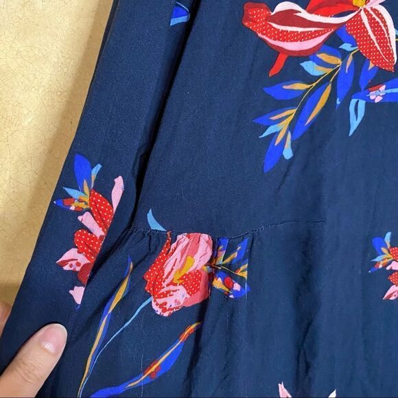 A.n.a Blue Floral Peplum Tunic Top‎ - Picture 8 of 9